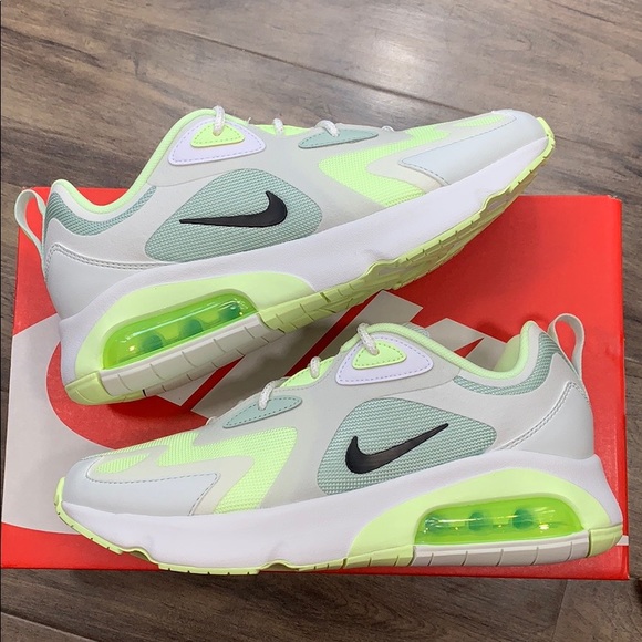 Nike Shoes - W NIKE AIR MAX 200